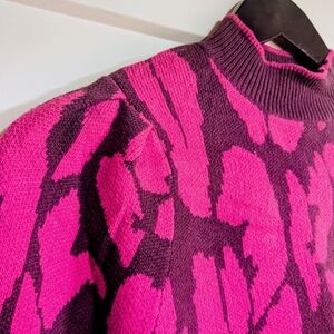 EUC Who What Wear Vibrant Pink and Eggplant Mockneck Sweater W/Bubble Sleeve